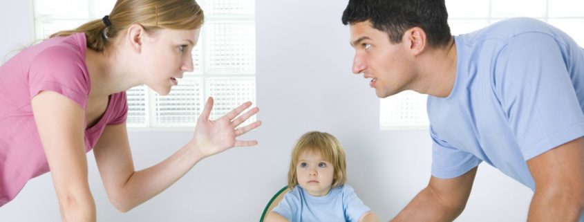 Czy psycholog może wydać opinię, że matka ma towarzyszyć dziecku podczas spotkań z ojcem?