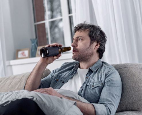 Alkohol zmienia mi męża na gorsze. Co robić w takiej sytuacji?