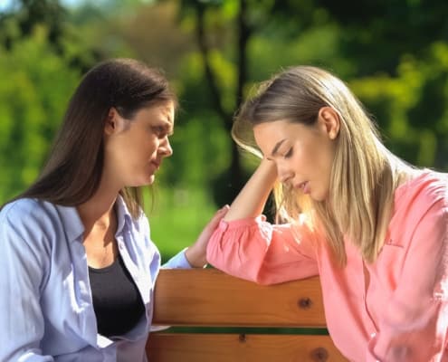 Jak pomóc koleżance, która ma problem w relacjach z innymi i nie ma żadnej pracy?