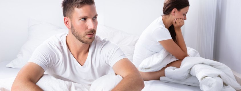 Nadmierny popęd seksualny u mężczyzn. W jaki sposób wpływa na związek?
